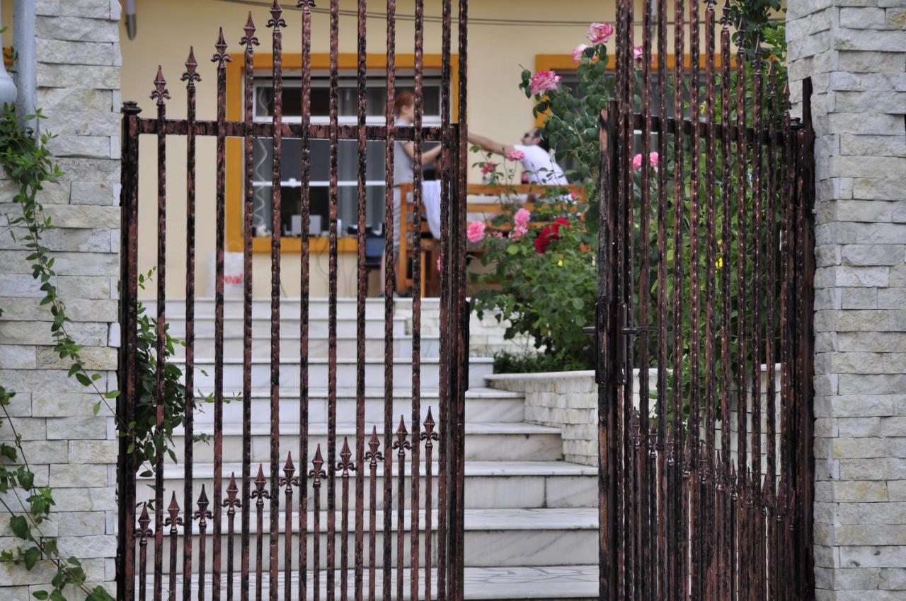 Pensiunea Elena Soveja Exterior foto